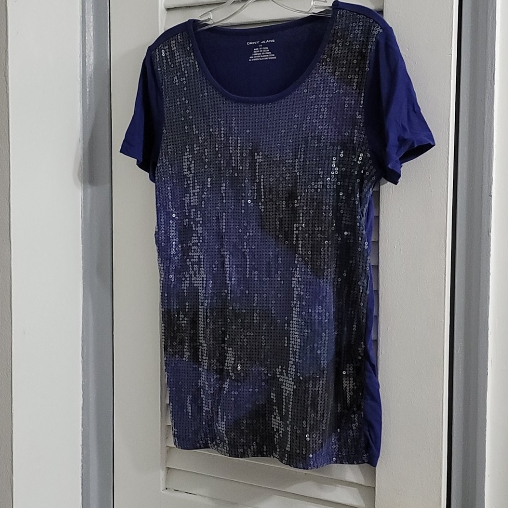 🦄 5/$25 DKNY Jean's short sleeve clear sequin T